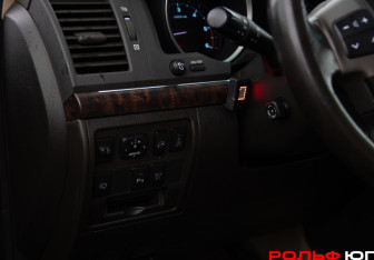 Подержанный автомобиль Toyota Land Cruiser Suv 2010 года (18 фото)
