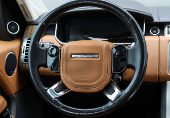 Подержанный автомобиль Land Rover Range Rover 2018 года (17 фото)