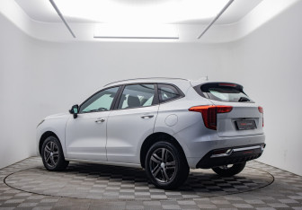 Подержанный автомобиль Haval Jolion 2023 года (7 фото)