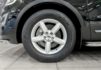 Подержанный автомобиль Ford Explorer 2016 года (18 фото)