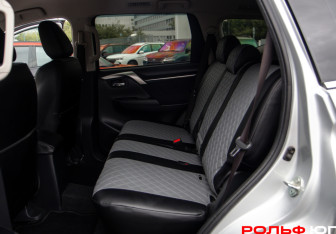 Подержанный автомобиль Mitsubishi Pajero Sport 2017 года (8 фото)