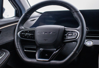 Подержанный автомобиль Omoda C5 2023 года (15 фото)