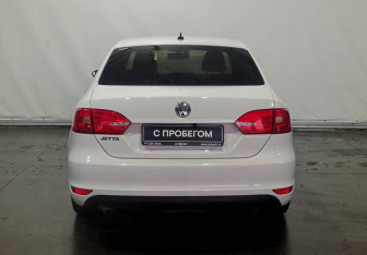 Подержанный автомобиль Volkswagen Jetta Sedan 2014 года (5 фото)