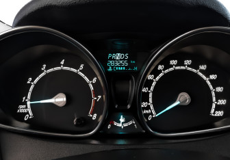 Подержанный автомобиль Ford Fiesta Hatchback 2016 года (16 фото)