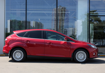 Подержанный автомобиль Ford Focus Hatchback 2012 года (4 фото)