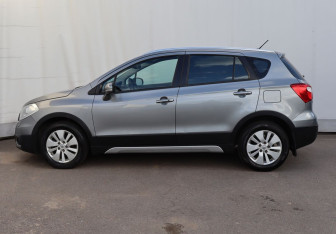 Подержанный автомобиль Suzuki SX4 Hatchback 2014 года (8 фото)