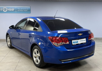 Подержанный автомобиль Chevrolet Cruze Sedan 2011 года (7 фото)
