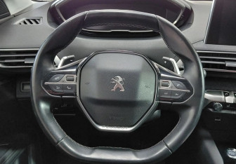 Подержанный автомобиль Peugeot 5008 Suv 2018 года (21 фото)