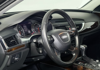 Подержанный автомобиль Audi A6 allroad 2014 года (13 фото)