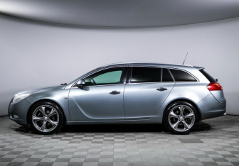 Подержанный автомобиль Opel Insignia Wagon 2013 года (8 фото)
