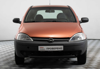 Подержанный автомобиль Opel Corsa 2001 года (2 фото)