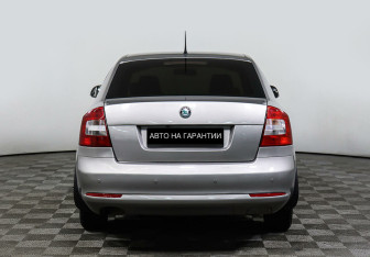 Подержанный автомобиль Skoda Octavia Liftback 2012 года (4 фото)