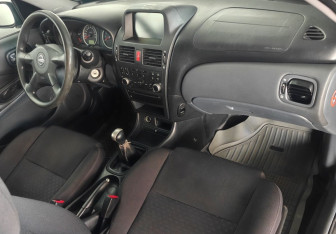 Подержанный автомобиль Nissan Almera Sedan 2006 года (9 фото)