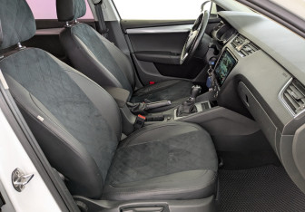 Подержанный автомобиль Skoda Octavia Liftback 2016 года (23 фото)