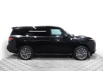 Подержанный автомобиль Infiniti QX80 2024 года (4 фото)
