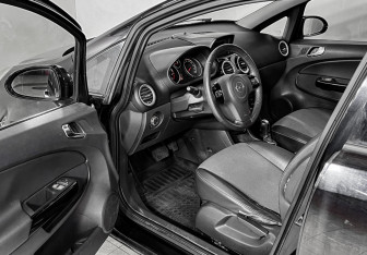 Подержанный автомобиль Opel Corsa 2008 года (12 фото)