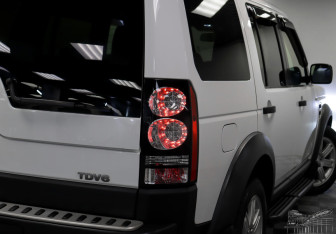 Подержанный автомобиль Land Rover Discovery 2013 года (29 фото)