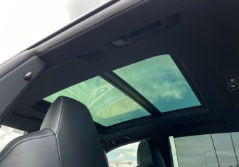Подержанный автомобиль Audi Q8 2021 года (17 фото)