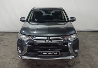 Подержанный автомобиль Mitsubishi Outlander 2018 года (2 фото)