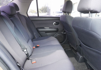 Подержанный автомобиль Nissan Tiida Sedan 2007 года (10 фото)