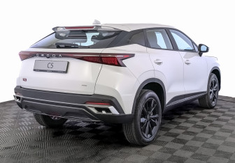 Новый Omoda C5 2025 (2 фото)