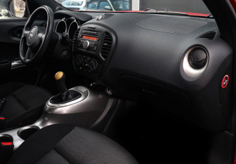 Подержанный автомобиль Nissan Juke 2011 года (9 фото)