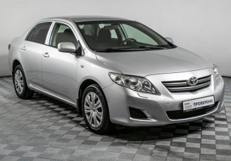 Подержанный автомобиль Toyota Corolla Sedan 2007 года (3 фото)