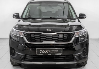 Подержанный автомобиль Kia Seltos 2021 года (2 фото)