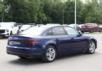 Подержанный автомобиль Audi A4 Sedan 2018 года (5 фото)