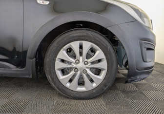 Подержанный автомобиль Kia Rio Hatchback 2020 года (17 фото)