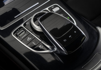 Подержанный автомобиль Mercedes-Benz GLC AMG 2018 года (21 фото)