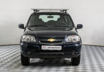 Подержанный автомобиль Chevrolet Niva 2012 года (2 фото)