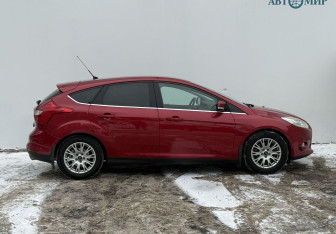Подержанный автомобиль Ford Focus Hatchback 2012 года (4 фото)