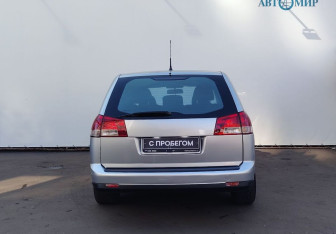 Подержанный автомобиль Opel Vectra Wagon 2004 года (7 фото)