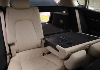 Подержанный автомобиль Maserati Levante 2022 года (32 фото)