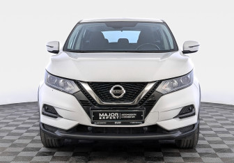 Подержанный автомобиль Nissan Qashqai 2022 года (2 фото)