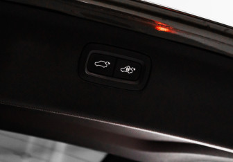 Подержанный автомобиль Volvo XC90 2017 года (14 фото)