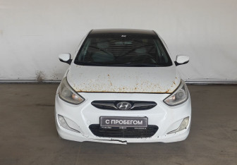 Подержанный автомобиль Hyundai Solaris Sedan 2013 года (2 фото)