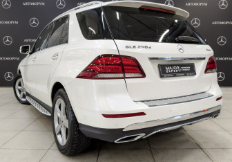 Подержанный автомобиль Mercedes-Benz GLE 2018 года (7 фото)