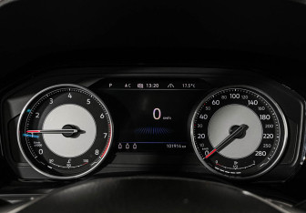 Подержанный автомобиль Volkswagen Touareg 2019 года (11 фото)