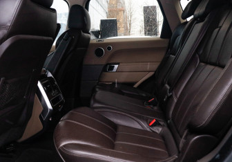 Подержанный автомобиль Land Rover Range Rover Sport 2017 года (10 фото)
