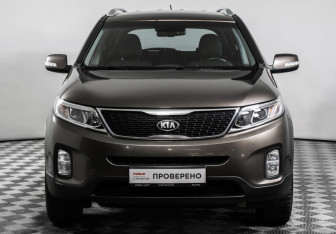 Подержанный автомобиль Kia Sorento 2014 года (2 фото)
