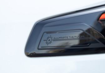 Подержанный автомобиль Changan UNI-K 2023 года (21 фото)