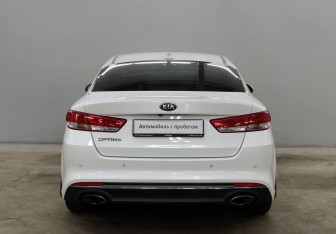 Подержанный автомобиль Kia Optima Sedan 2017 года (6 фото)