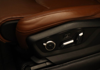 Подержанный автомобиль Audi Q7 2019 года (16 фото)