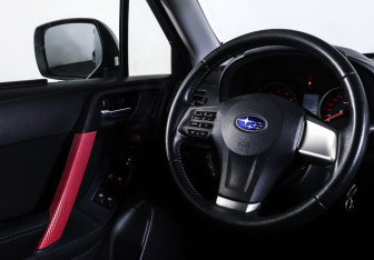 Подержанный автомобиль Subaru Forester Suv 2012 года (12 фото)