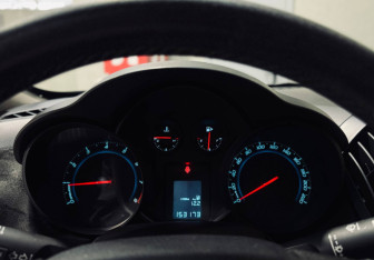Подержанный автомобиль Chevrolet Cruze Sedan 2013 года (8 фото)