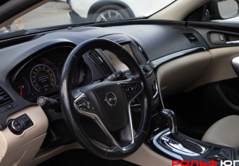 Подержанный автомобиль Opel Insignia Sedan 2014 года (10 фото)