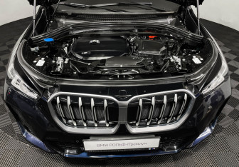 Подержанный автомобиль BMW X1 2025 года (9 фото)
