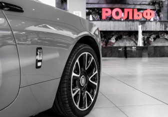 Подержанный автомобиль Rolls-Royce Wraith 2018 года (12 фото)